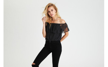 AEO OFF-THE-SHOULDER LACE TOP - Dark Gray